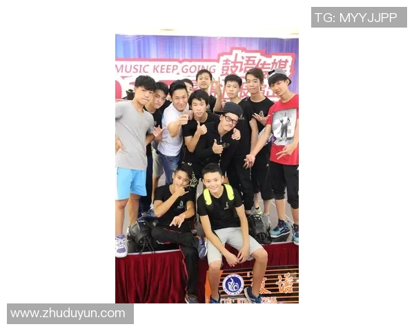 上海街舞队配合引发热议争议背后的团队默契与个人风格碰撞 上海街舞队配合引发热议争议背后的团队默契与个人风格碰撞